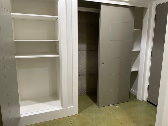 Lots of storage in the Foyer - 127 Ingram Place