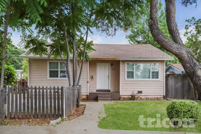 Building Photo - 904 Bidwell St