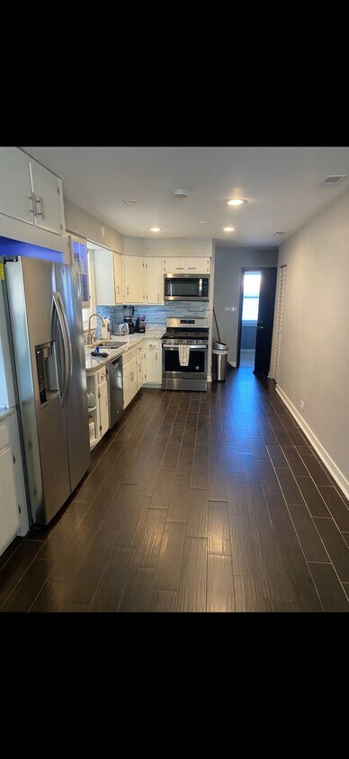 Foto del edificio - 6137 N Richmond St