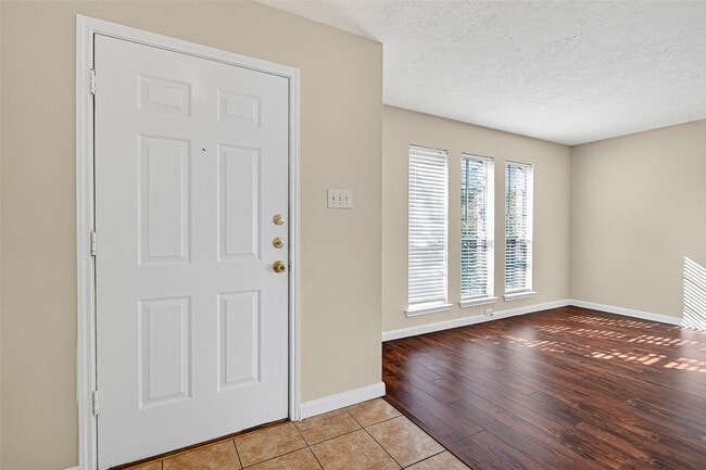 Building Photo - 4031 Clayton Bend Ct