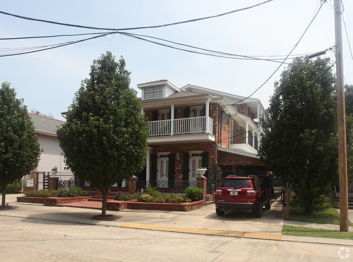 Primary Photo - 4121 Palmyra St