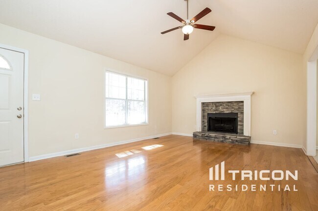 Foto del edificio - 1601 Larkwood Dr