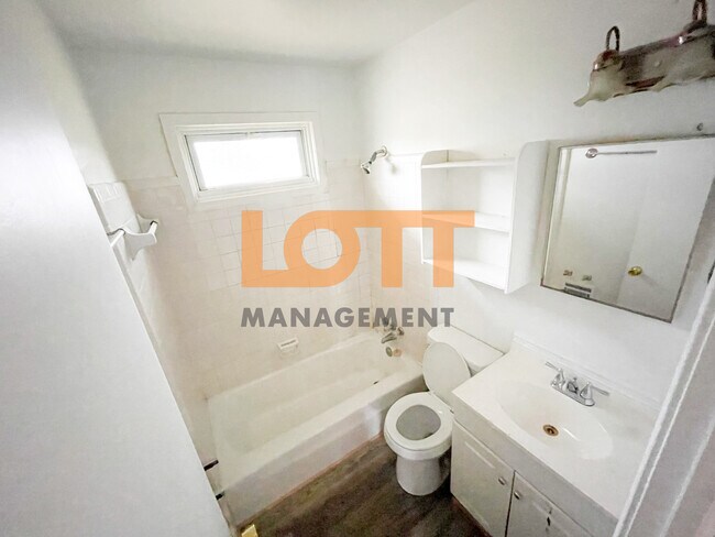 Building Photo - 104A Monaview Cir