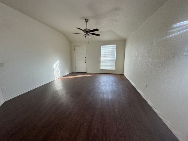 Building Photo - 1537 Justin Lp