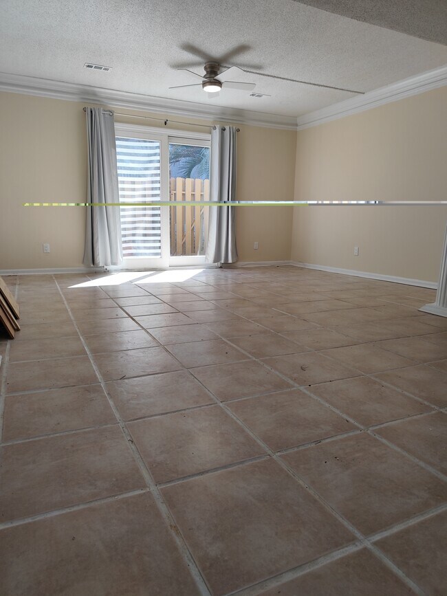 Foto del edificio - 306 76th Ave N