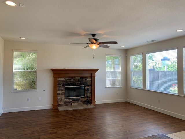 Building Photo - 8178 Damico Dr