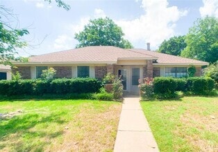 Building Photo - 608 S Alder Dr