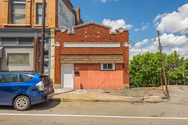 Foto del edificio - Gorgeous 2 bedroom in Pittsburgh available...