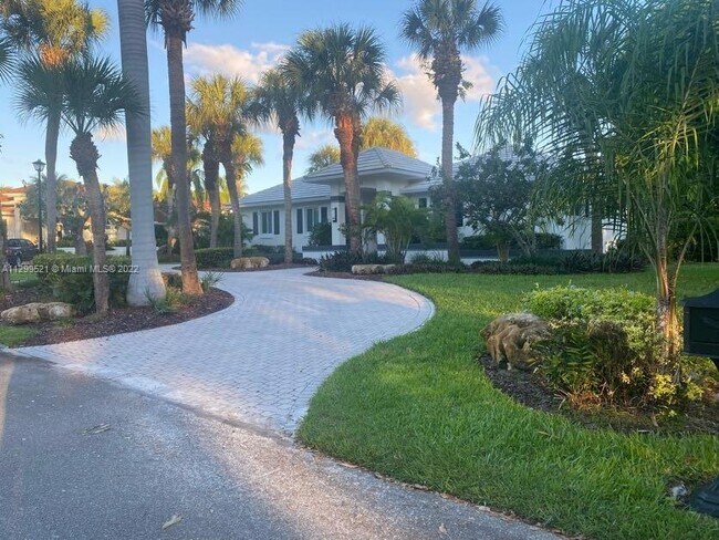 Foto del edificio - 6731 SW 138th St