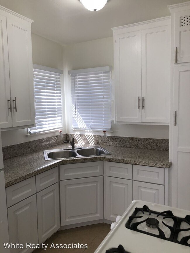 Foto del edificio - 5364 E Village Rd