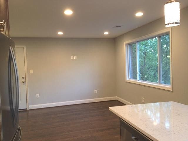 Foto del edificio - 1320 N Nelson St