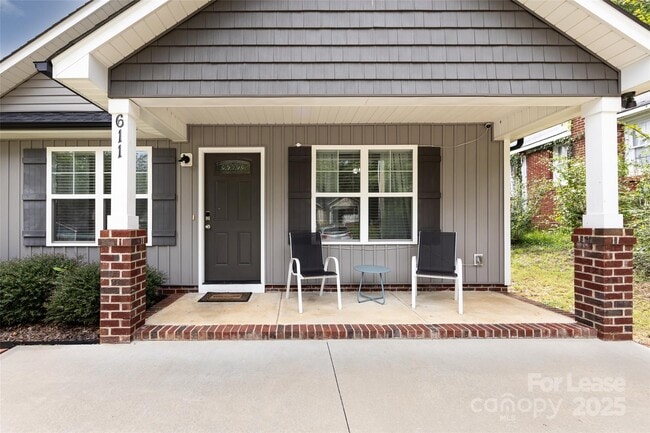 Building Photo - 611 Harris St NW