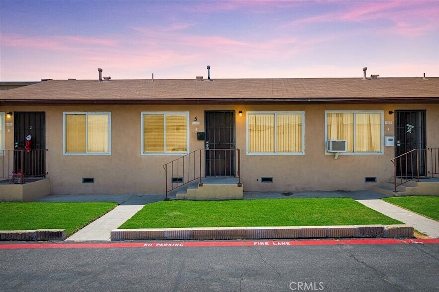Foto principal - 16102 Cornuta Ave