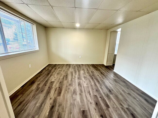Building Photo - 147 Virginia Ave