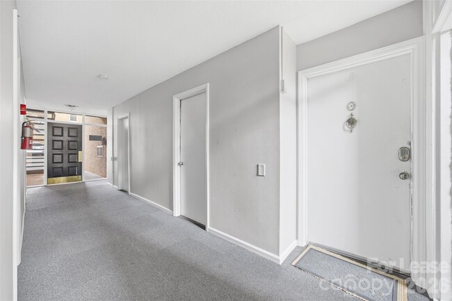 Foto del edificio - 4739 Hedgemore Dr