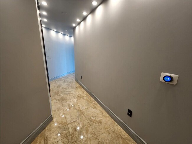 Foto del edificio - 400 W Peachtree St NW