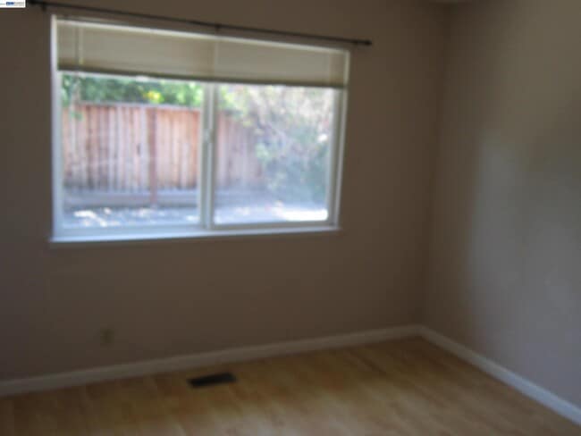 Foto del edificio - 32215 Glenbrook St