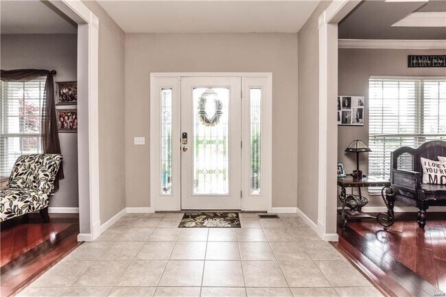 Building Photo - 606 Autumnwood Forest Dr