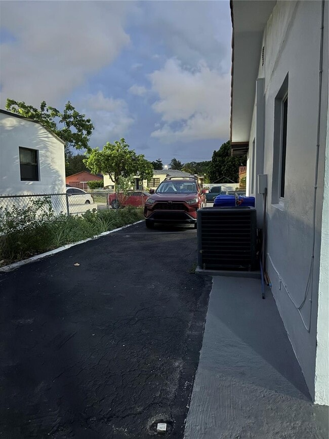 Foto del edificio - 3889 NW 4th St