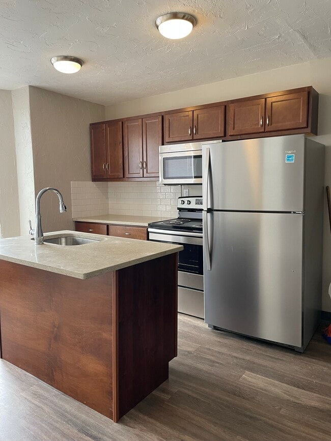 306 Craft Ave Unit 3 - The Oaks