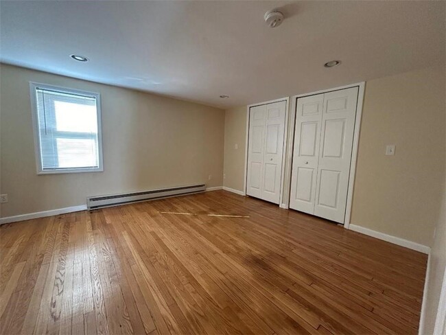 Building Photo - 11 McCullums Ln