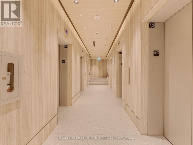 Photo du bâtiment - 225 Commerce St