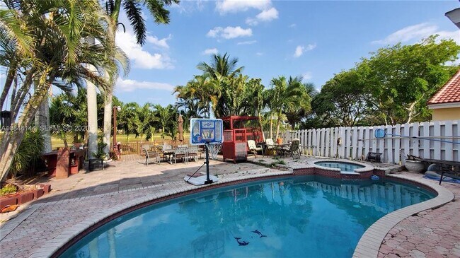 Foto del edificio - 4430 SW 82nd Way