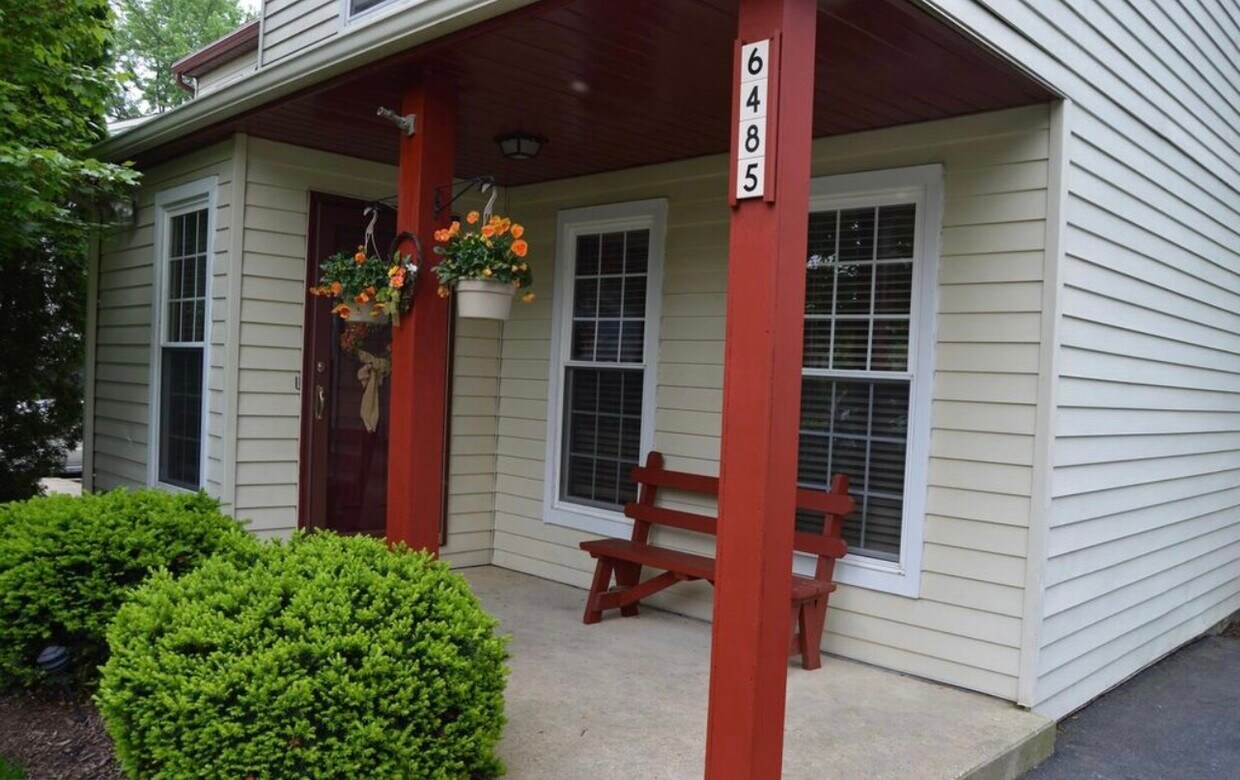 Foto principal - 6485 Heatherfield Way