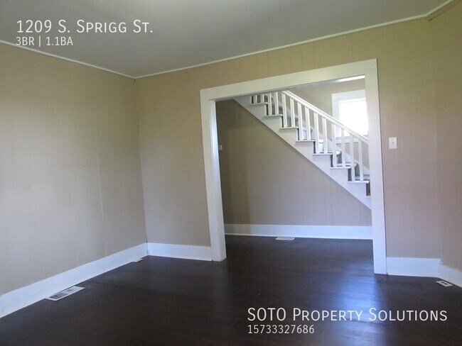 Building Photo - HUD Accepted! 3BD/1.5BA House with nice si...