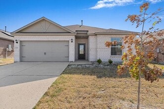 Building Photo - 2112 Erlinda Dr