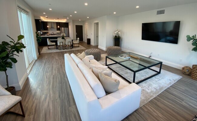 Foto del edificio - 8700 Chalmers Dr