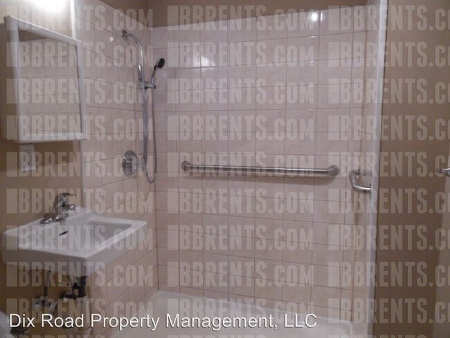 Foto del edificio - 3 br, 1 bath House - 1471 Milton Street,