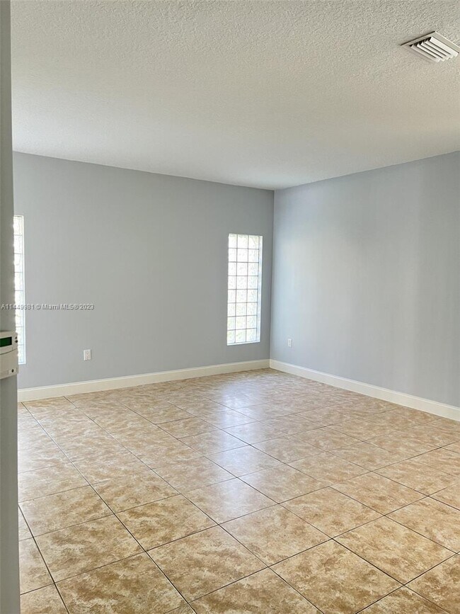 Foto del edificio - 1273 NW 171st Terrace