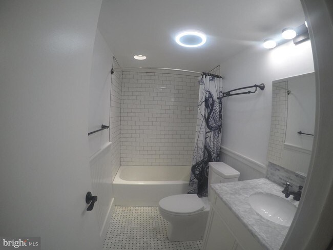 Foto del edificio - 803 N Howard St