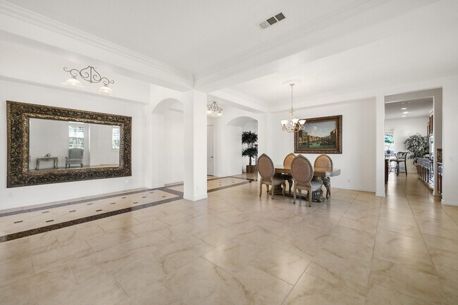 Building Photo - 57863 Cantata Dr