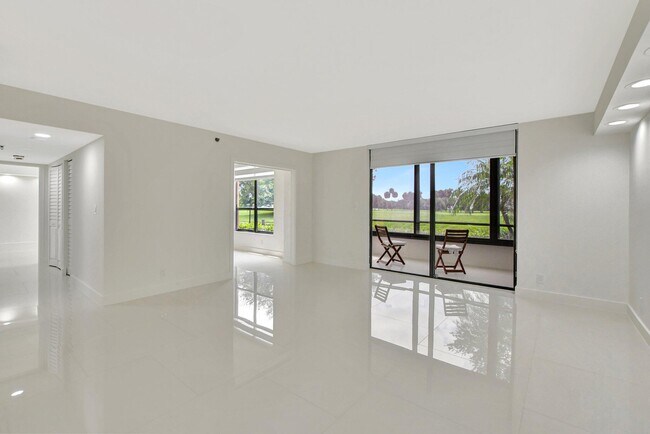 Building Photo - 7145 Promenade Dr