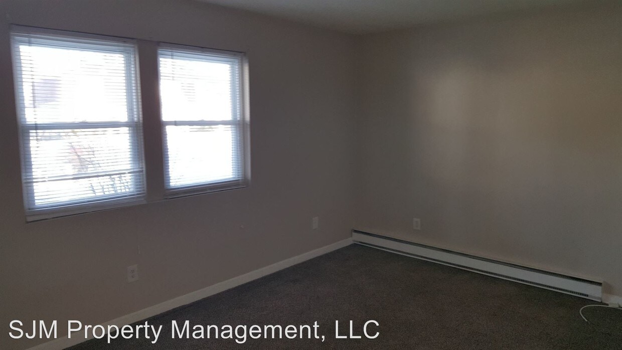 Building Photo - 348-348 Dolan Dr