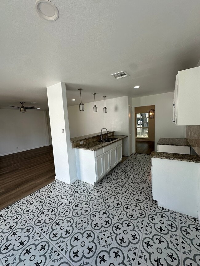 Photo - 6807 Laguna Norte (San Antonio, TX) House