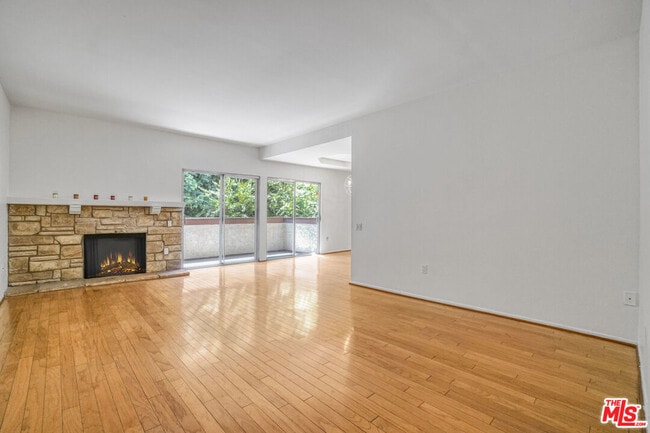 Foto del edificio - 5534 Sylmar Ave