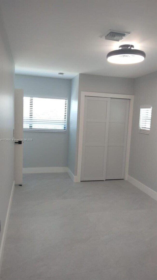 Foto del edificio - 2979 NW 88th St