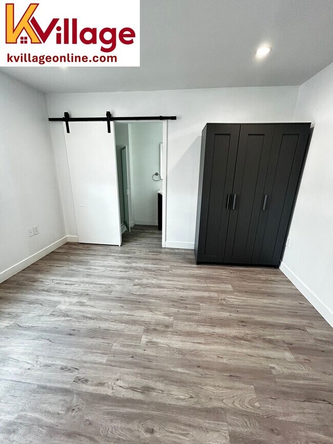 Foto del edificio - 1528 1/2 W 36TH PL - 304 (unfurnished)