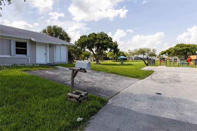 Building Photo - 10361 SW 209th Ln