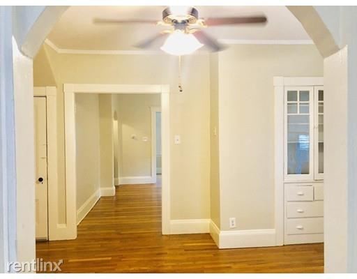 Building Photo - 2 br, 1 bath  - 35 Crescent St # A