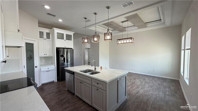 Building Photo - 19 Santa Isabel St