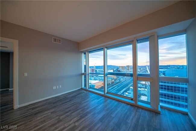 Building Photo - 4471 Dean Martin Dr