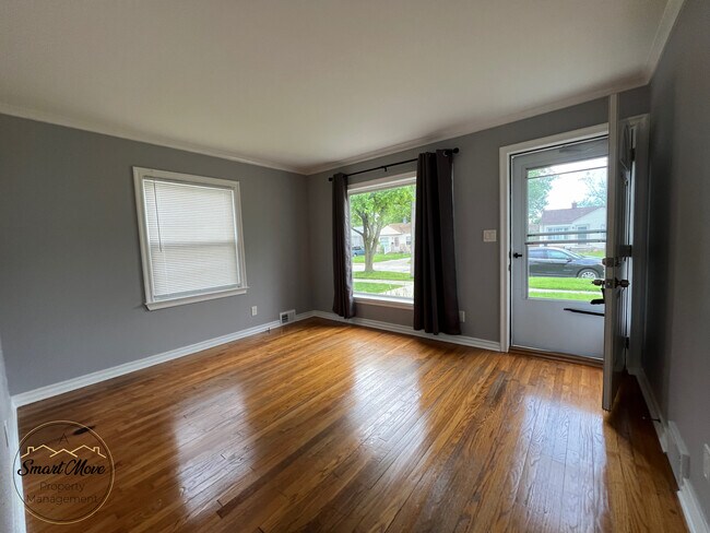Foto del edificio - 22507 Sharrow Ave