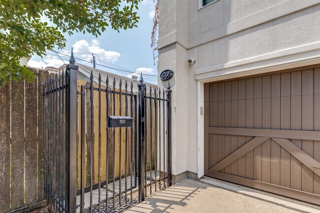 Building Photo - 1505 Asbury St