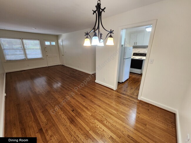 Building Photo - 529 Etiwan Ave