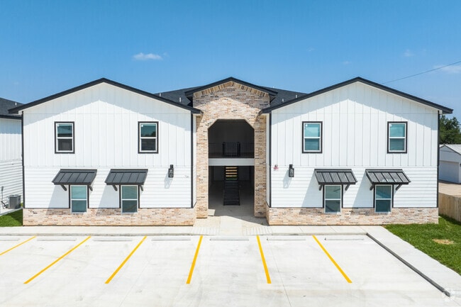 Primary - 716 Ragland Road