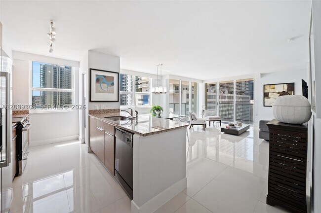 Foto del edificio - 1155 Brickell Bay Dr